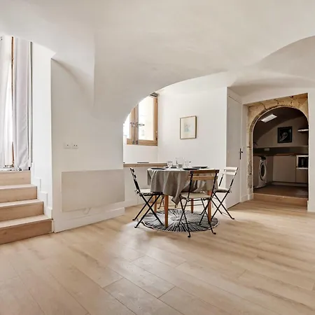 Cozy Appartement - 2BR-4P - Cathédrale de Notre Da-2